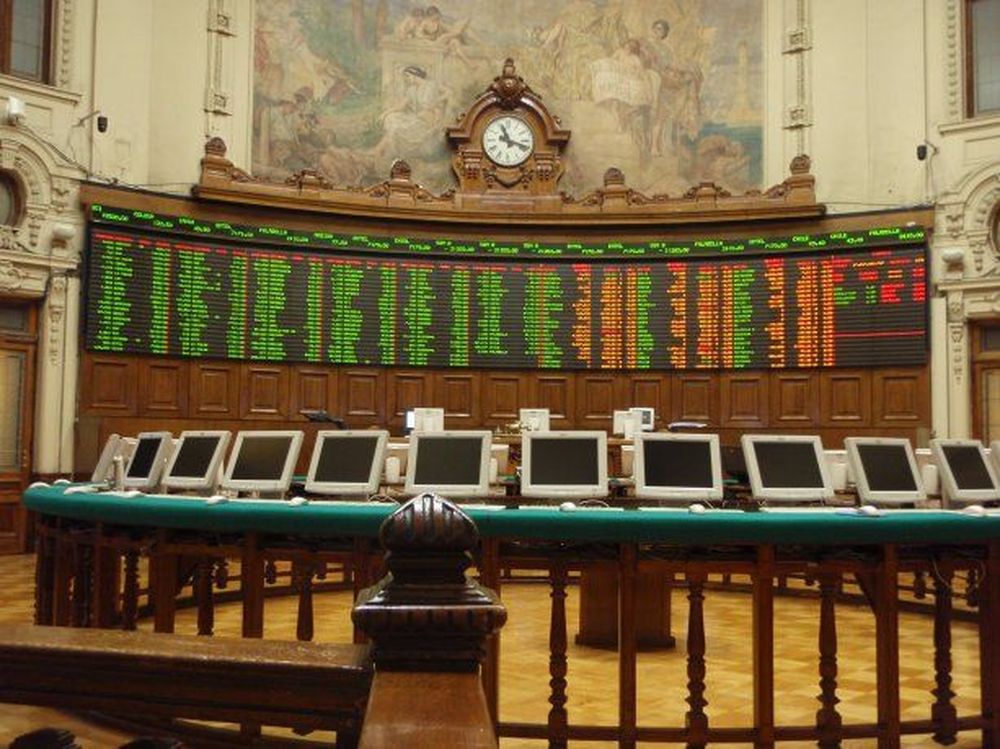 Bolsa de Santiago se desploma y el dólar sube tras elección de Boric
