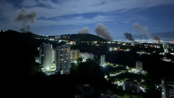 Videos: así fueron las explosiones en distintas zonas de Venezuela que terminaron en la caída de Maduro