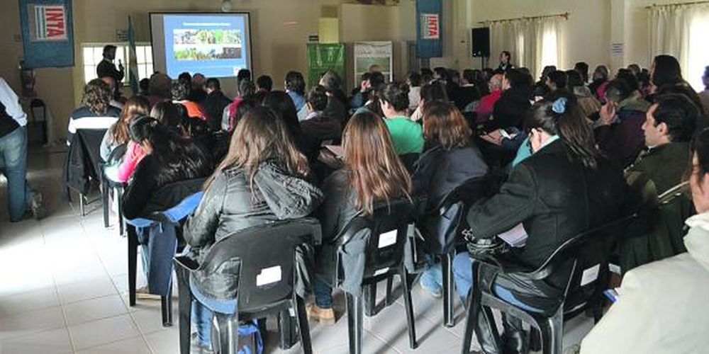 Exitosa jornada técnica sobre producción de pasas de uva