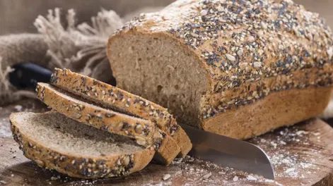 Receta original de pan integral con semillas, rico y saludable