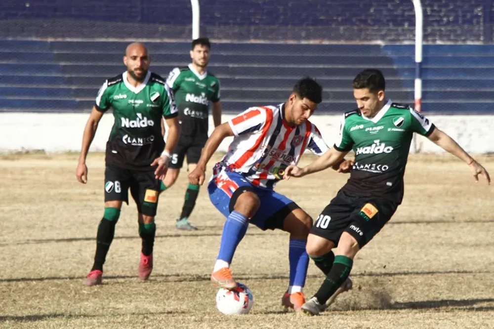 Peñarol tropezó en casa