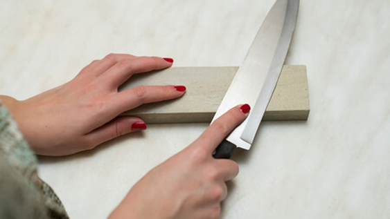 Cómo afilar un cuchillo en casa como un experto: métodos sencillos y efectivos