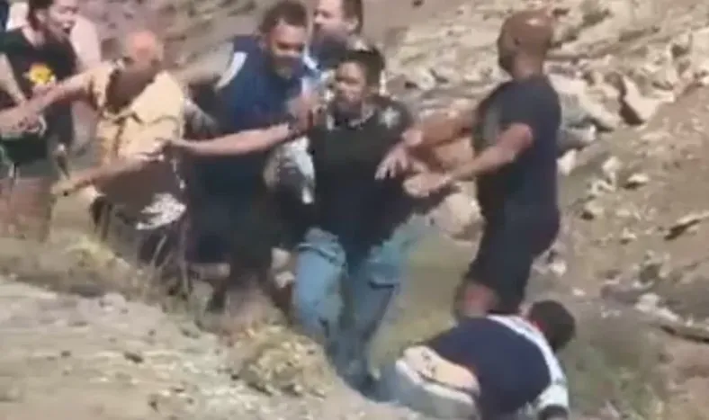 Intentó colarse en la fila del paso a Chile y desató una brutal pelea