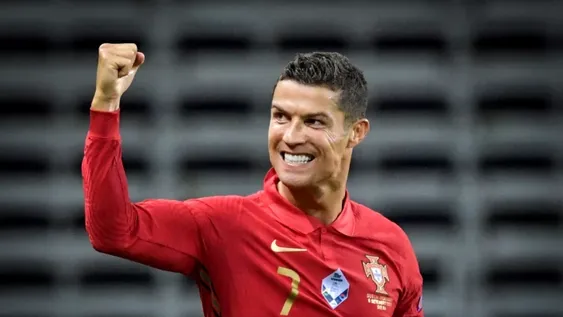 Portugal se impuso ante Suecia con récord de CR7