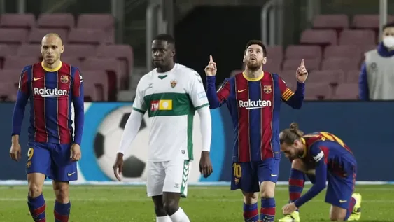 Messi marcó por duplicado para acercar al Barcelona a la punta
