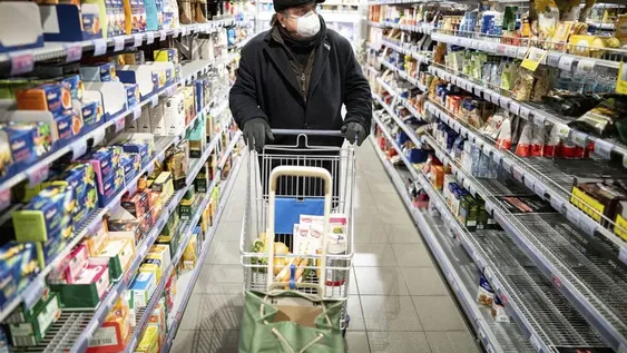 Jubilados y beneficiarios AUH: mirá cómo ahorrar hasta $700 por mes en las compras