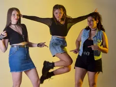 Las Juana Sonora: Lucía Sánchez, Cecilia Tejada Castaño y Alba Sánchez Lucero (Foto Gentileza @NegroChecho) Las Juana Sonora: Lucía Sánchez, Cecilia Tejada Castaño y Alba Sánchez Lucero (Foto Gentileza @NegroChecho)