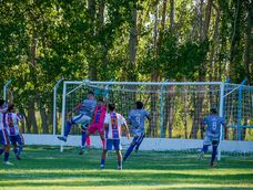 Adentro. Sportivo Del Carril se metió en los Cuartos de Final de la Copa de Campeones eliminando a Yrigoyen por penales. Adentro. Sportivo Del Carril se metió en los Cuartos de Final de la Copa de Campeones eliminando a Yrigoyen por penales.
