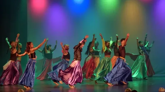 La semana patria tiene peña queer