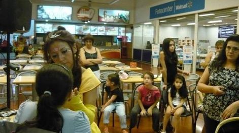 Walmart festejó el carnaval