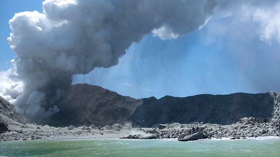 La erupción del volcán de La Palma cumple dos meses y sigue creciendo