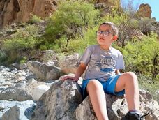 Benja tiene 10 años y es el único en la provincia con diagnóstico de STXBP1, una de las enfermedades poco frecuentes Benja tiene 10 años y es el único en la provincia con diagnóstico de STXBP1, una de las enfermedades poco frecuentes