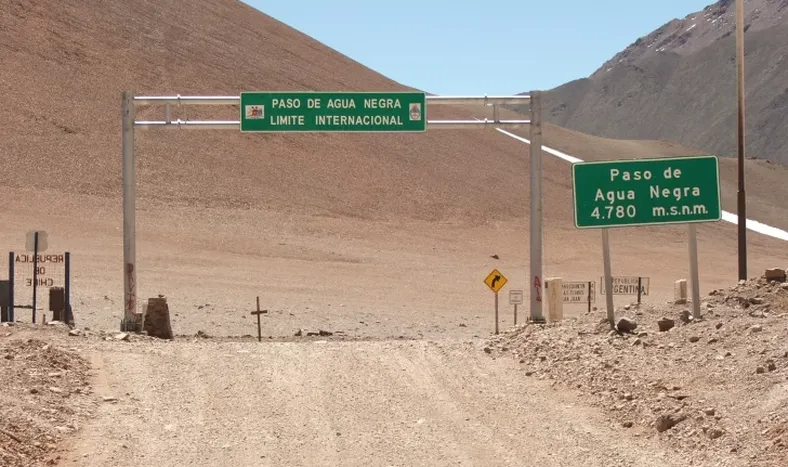 Paso de Agua Negra.-