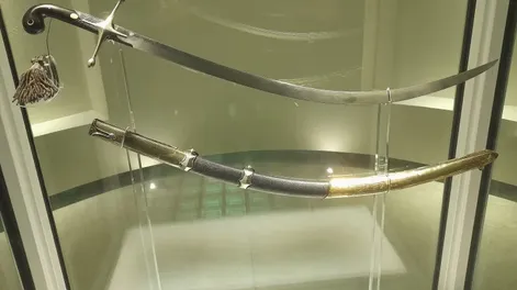 Milei entrega el sable corvo de San Martín a los Granaderos en un acto histórico y político