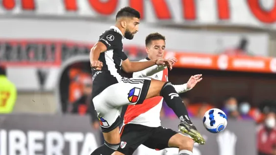 River goleó 4-0 a Colo Colo y aseguró su pase a la siguiente fase
