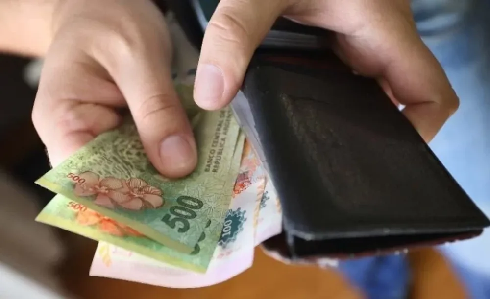 Según el INDEC, los salarios aumentaron 0,8% en febrero