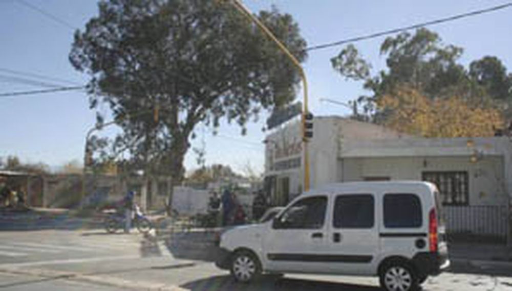 Pedirán repintar las sendas peatonales en la esquina polémica