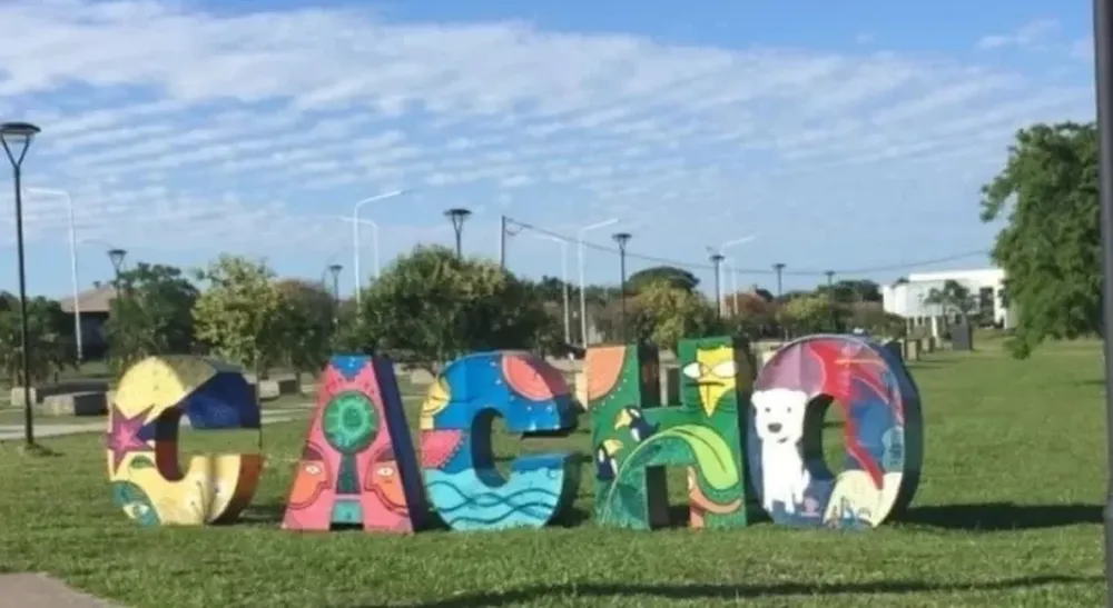 Cambiaron el orden de las letras de un cartel de Chaco y ahora dice “Cacho”