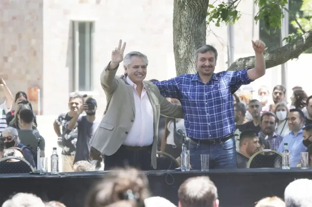Acompañado por el Presidente, Máximo Kirchner afirmó: “Vamos a sacar el país adelante”