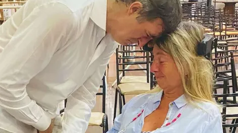 La historia de la conmovedora foto de Esteban Bullrich y una mujer que también padece ELA