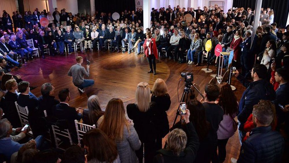 Acompañada por Macri, Bullrich presentó sus equipos técnicos y de Gobierno