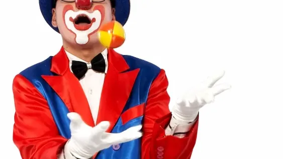 El circo recobra el color