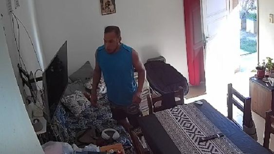 Video indignante: intentó robar un televisor de una vivienda en Rawson, pero los vecinos evitaron el delito