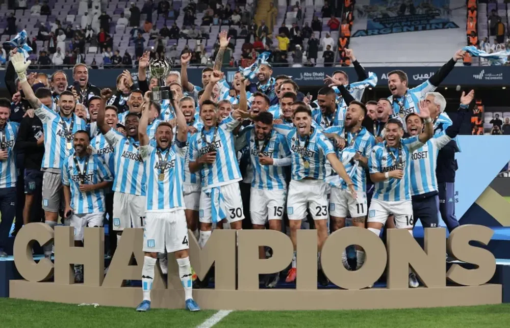 Racing venció a Boca en el final y se alzó con la Supercopa Internacional