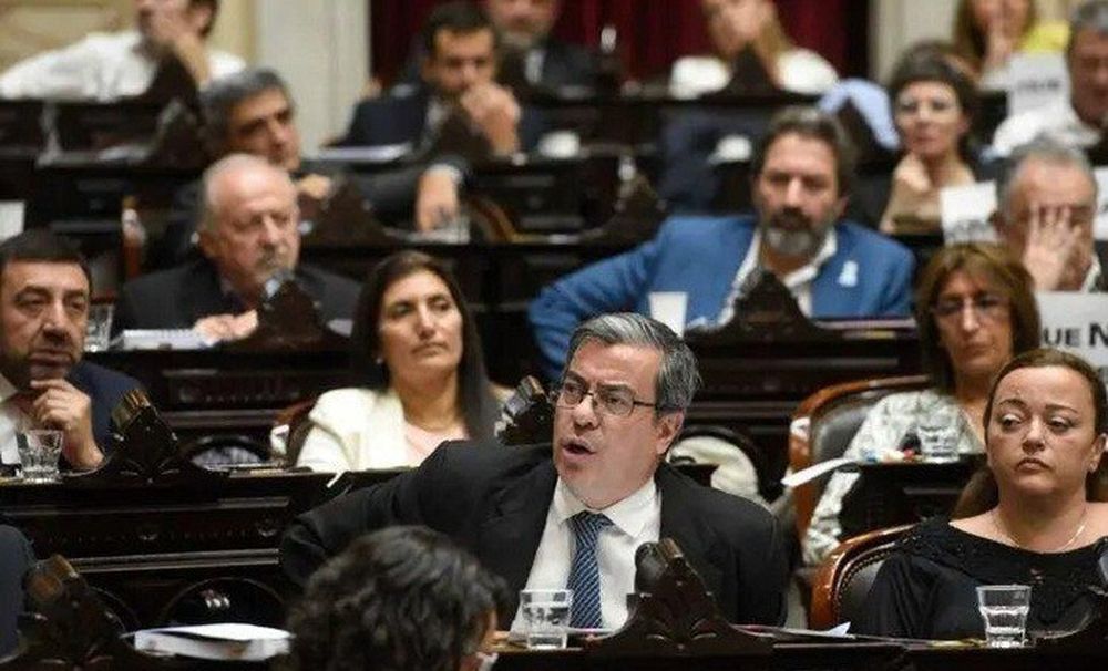 DEFINE EL PERONISMO. El bloque de Unión por la Patria tiene la llave para que la oposición reúna el quórum de 129 diputados para abrir la sesión mañana.
