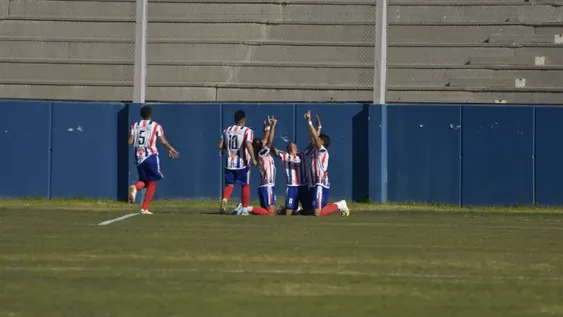 Peñarol goleó a Estudiantes en San Luis