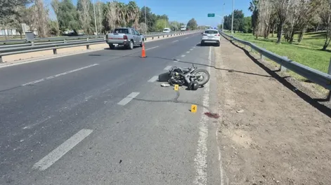 Una motociclista herida tras chocar con una camioneta en la Circunvalación