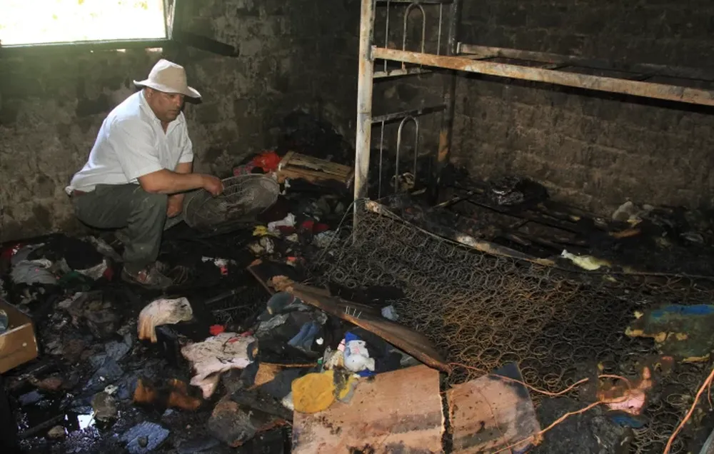 Son 14, pobres y un incendio los dejó sin nada