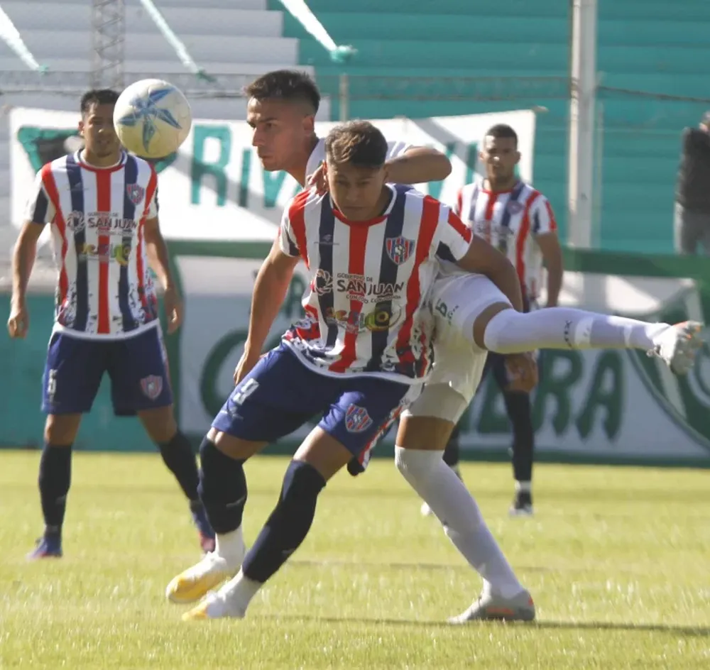 Sportivo y Peñarol no se perdonaron nada