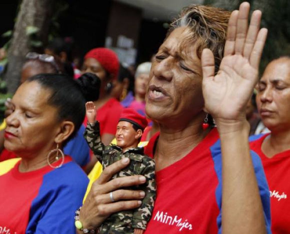 Optimismo por  Chávez tras la compleja cirugía