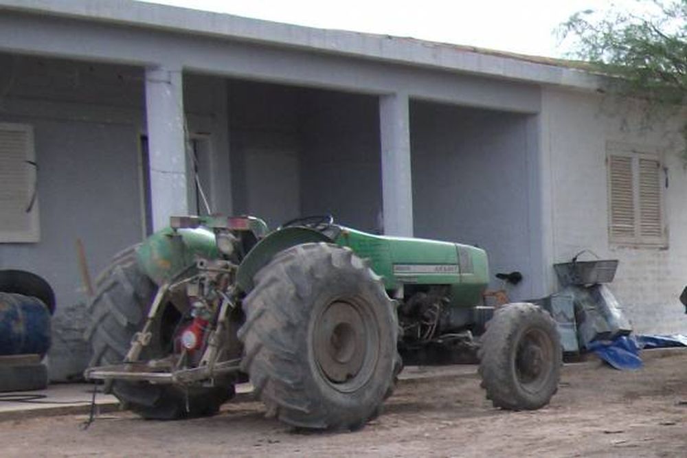 Roban de una empresa  un tractor de $80.000  y varias herramientas