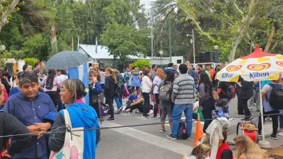 Gobierno insistió en que docentes vuelvan a clases y que, una vez en las aulas, hará una nueva propuesta