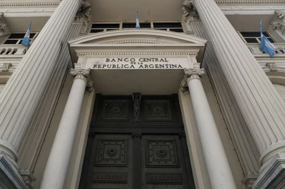 El Banco Central no cambiará las tasas de interés y armó estrategias para ayudar a Batakis