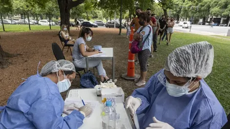 Los contagios de covid crecieron un 135% en 1 semana por Ómicron