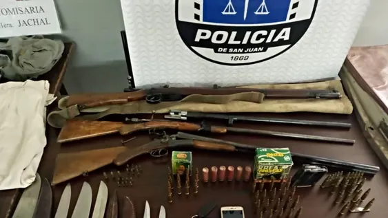 Puestero sorprendió a cazadores y lo amenazaron: un detenido y un arsenal secuestrado