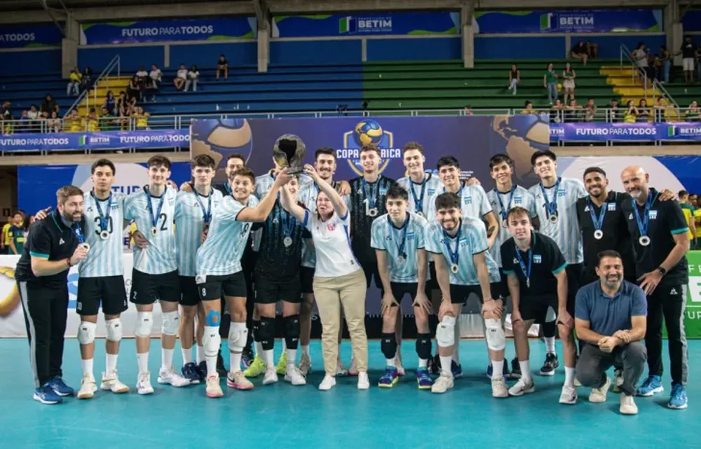 SEGUNDOS. Los chicos del seleccionado argentino hicieron una gran Copa América y perdieron en la final con el local.