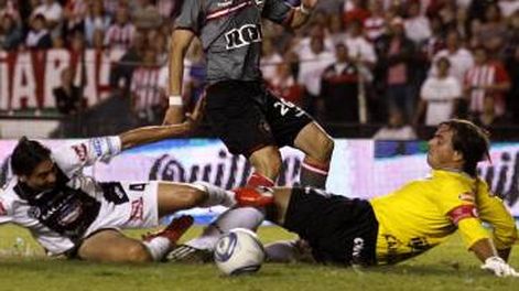 Estudiantes espera arriba
