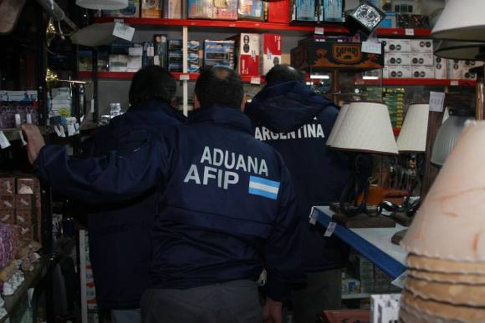 Sabuesos de AFIP, salen a controlar a los comercios