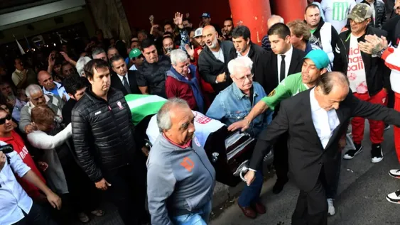 Los restos de Houseman fueron inhumados en el cementerio de la Chacarita