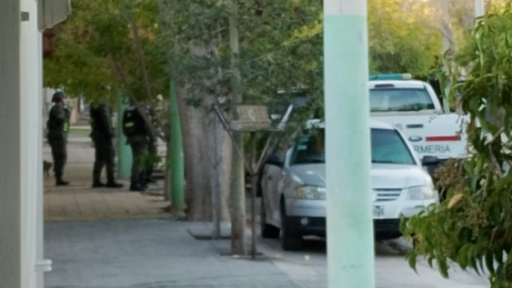 allanamiento fallido en rivadavia cuando gendarmeria irrumpio en una casa equivocada: fue un momento muy angustiante