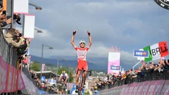 Masnada se quedó con la 6ta etapa y Conti es el nuevo líder del Giro de Italia