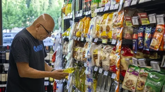 IMPACTO. Según la consultora Nielsen, en el año el consumo cayó 16,3%. Además, las ventas en autoservicios tuvieron una contracción 20,4% interanual.