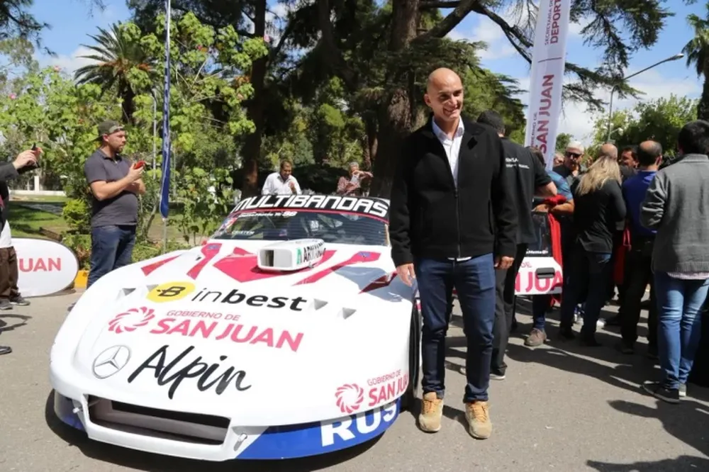Con los entrenamientos, Della Motta comenzó su participación en el Turismo Carretera