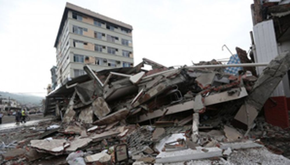 Asciende a 272 el número de muertos por el terremoto