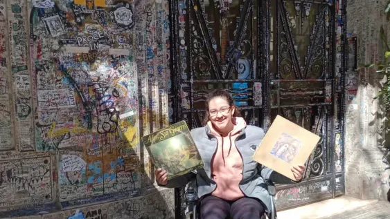 Ceci Cumpián viajó a Buenos Aires y ayer compartió con otros fans el legado musical de la banda fundada por Charly García y Nito Mestre.