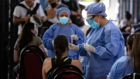 Cuáles son las provincias que podrían haber pasado el pico de la tercera ola